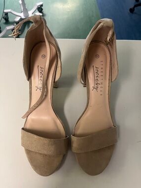 Women's Ankle Strap Sandals in Taupe